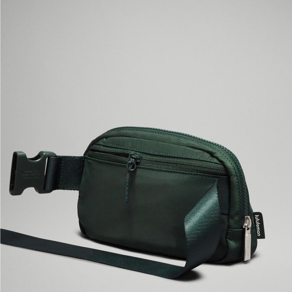 NWT LULULEMON EVERYWHERE BELT BAG LEGACY GREEN - Picture 4 of 10